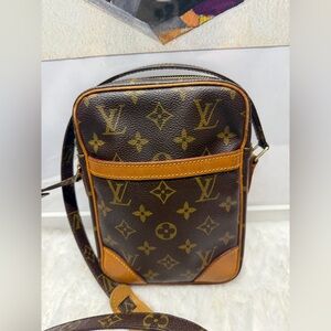 LOUIS VUITTON-SD0061 Danube Crossbody Monogram Canvas